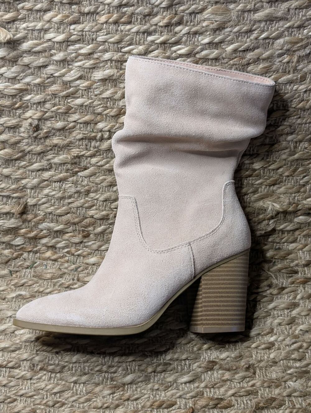 NEW Crown & Ivy Zodiac Blush Pink Suede Block Heel Mid Calf Slouchy Boots Size 6